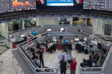 Al cierre de la jornada, en la Bolsa Mexicana se operó un volumen de 269.2 millones de títulos, por un importe económico de nueve mil 168.5 millones de pesos – Foto: Cuartoscuro