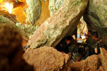 El exmonje que mantuvo con vida a los niños de la cueva