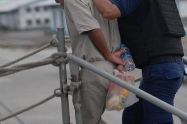 Amparan a presos tras comprobarse que les daban comida podrida
