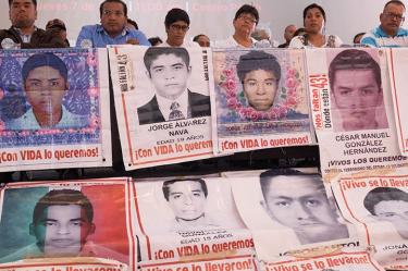 Un Tribunal desechó 43 recursos de revisión que presentó el Gobierno Federal contra las sentencias que ordenaron la creación de la Comisión de la Verdad y la Justicia por el caso Ayotzinapa – Foto: Cuartoscuro