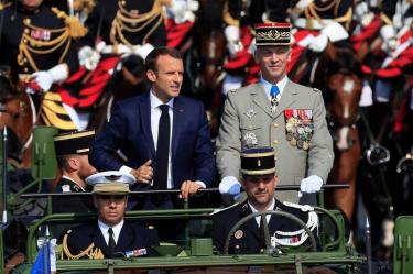 ¿Mal augurio? Errores militares manchan desfile del Día Nacional de Francia