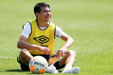 El atacante mexicano se incorporó a la pretemporada con el campeón de Holanda. (@PSV)
