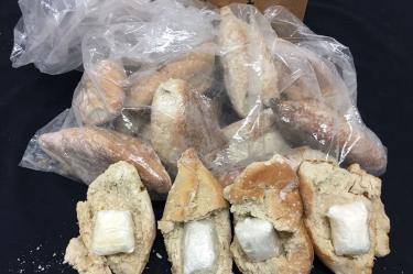 Bolillos Con Cocaína Aeropuerto Guadalajara California
