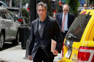 Exabogado de Trump se entrega al FBI y acuerda declararse culpable