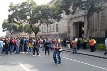 A 47 meses, familiares de los 43 protestan frente a la SCJN