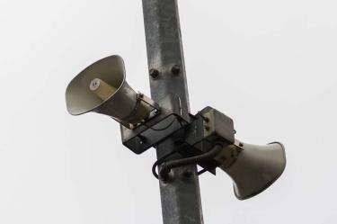 Fallan seis altavoces de la alerta sísmica instalados en Neza