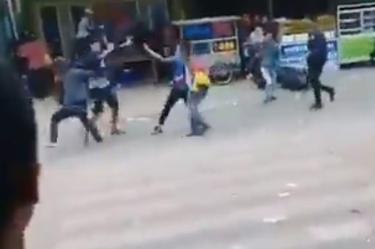 Hinchas matan a patadas a aficionado… Indonesia suspende La Liga