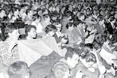 Los estudiantes acordaron que los siguientes mítines estaban programados para realizarse en la explanada de Rectoría, uno a las 12:00 horas y otro a las 17:00 horas de ese 1 de octubre de 1968.