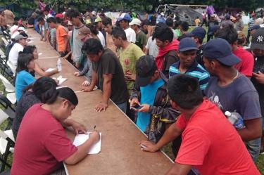 Censan 4a caravana en Oaxaca; hay niños desaparecidos
