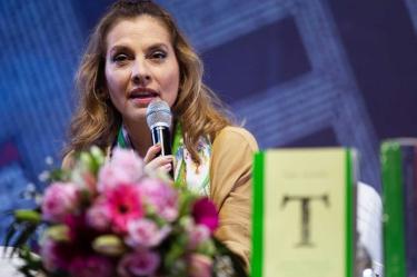 Literatura, Beatriz Gutiérrez Müller, Libro, BUAP, AMLO, Escritora, Poetisa