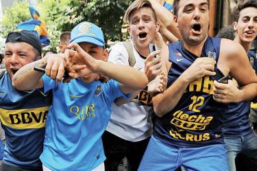 Aficionados de Boca Juniors, antes de un partido de su equipo. Foto: Reuters