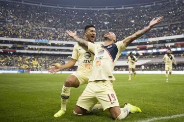 Las Águilas le pasaron por encima de los universitarios en el Estadio Azteca (Fotos: Mexsport)