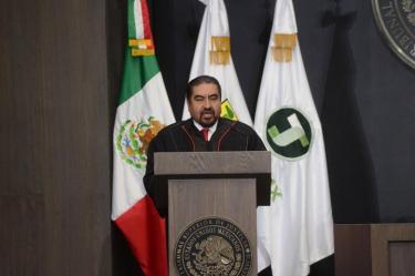 Álvaro Augusto Pérez pidió a la nueva Jefa de Gobierno hacer cumplir la constitución. Foto tomada de la cuenta de twitter: @TSJCDMX