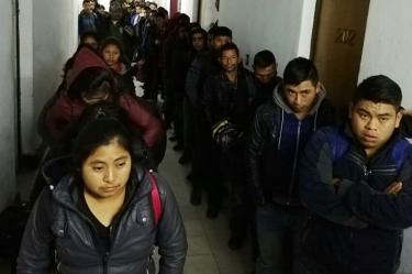 Rescatan a estadounidense secuestrada y a 94 indocumentados en Monterrey