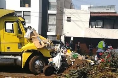 El accidente ocurrió en dirección al Periférico. Foto: Captura de pantalla