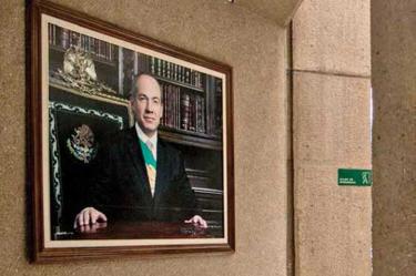 Desaparecen a Calderón del PAN; mantienen imagen de Fox