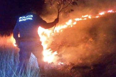 Ayer se activó una Alerta Atmosférica en Ocotlán, a raíz de un incendio en el vertedero municipal. Foto: @POLICIA_OCOTLAN