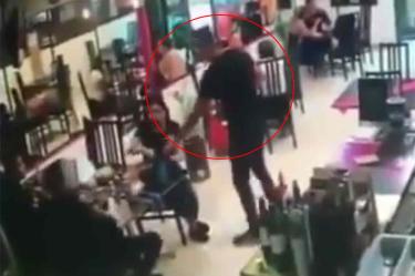 En 30 segundos asalta a clientes de restaurante en ‘Azcapo’