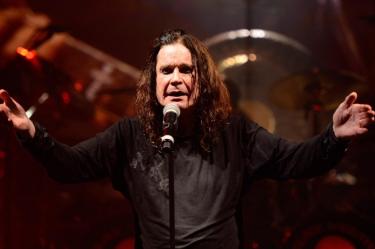 Ozzy pospone todos sus conciertos tras grave lesión