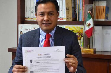 Expide INEA certificados con fotografía a mexicanos en EU