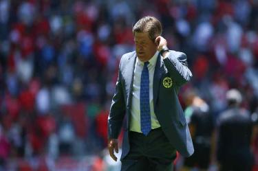 Miguel Herrera tiene al América en la séptima posición con 23 puntos. Foto: Imago7