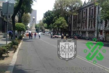 Familiares de desaparecidos mantienen cerrado Bucareli