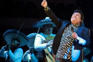 Juan Gabriel, AMLO, Reaparición, Divo de Juárez, Hasta que te conocí, Querida, Música, Vivo, Muerto