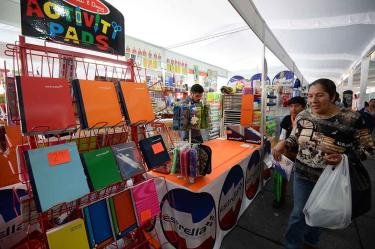 En mayo inicia entrega de tarjeta de útiles y uniformes escolares. Foto: Cuartoscuro/Archivo