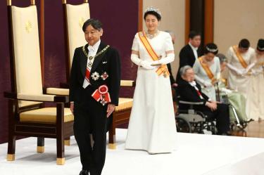 Naruhito asume como nuevo emperador de Japón