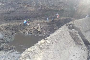 Suman tres muertos por desborde de río en San Gabriel