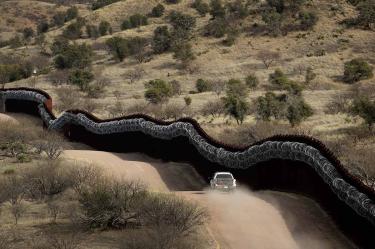 EU reporta récord de migrantes detenidos en frontera con México