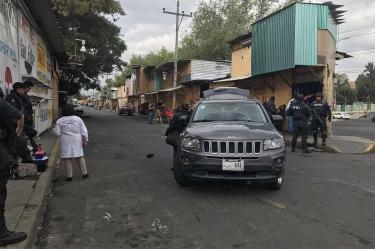 Dos jóvenes que se encontraban al interior pretendieron huir pero fueron detenidos. Foto: Héctor Cano