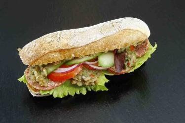 Mueren cinco en hospital por comida infectada con bacteria
