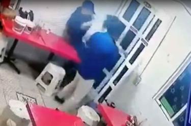 Asaltan y jalonean a comensales en taquería de Iztapalapa 