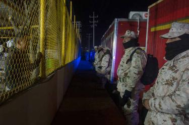 Veinte mil elementos vigilan fronteras para contener paso de migrantes