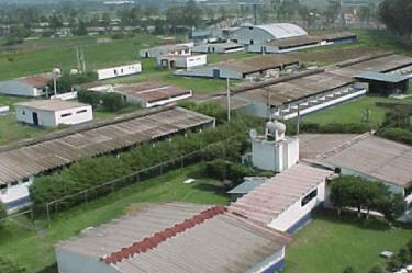 Grupo armado irrumpe en escuela de la UNAM; asaltan a estudiantes