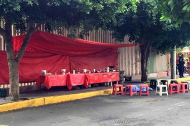 Asesinan a hombre en puesto de ‘gorditas’ en Iztapalapa 