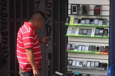 Roban más de mil 970 celulares cada día en CDMX