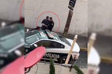 Exhiben a policías que reciben ‘mordida’ en Iztacalco 