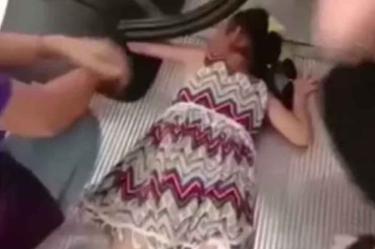 Escalera eléctrica se traga el brazo de una niña en China