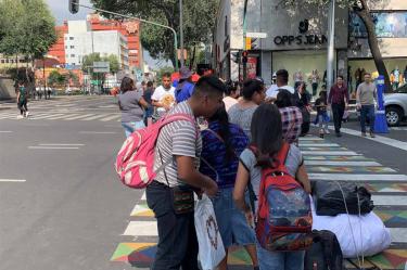 Comerciantes colapsan circulación en zona centro de CDMX