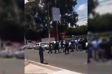 Chocan versiones sobre enfrentamiento entre policías en Coacalco