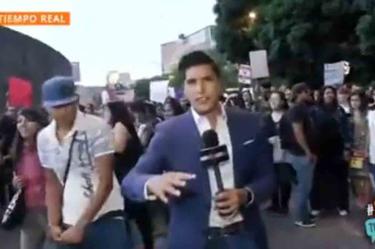 Agreden a reportero de ADN40 en protesta de la Glorieta de Insurgentes