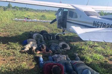 Detienen a 11 mexicanos con cargamento de droga en Guatemala