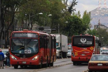 Estrena L1 del Metrobús 10 autobuses biarticulados