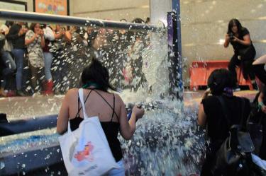 La Arquidiócesis criticó que tras los actos de vandalismo vividos en la manifestación contra los feminicidios se haya reaccionado con métodos que toleran la impunidad.