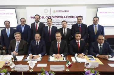 Esteban Moctezuma se reúne con 11 gobernadores