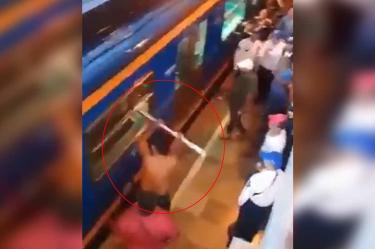 Captan riña en Línea A del Metro
