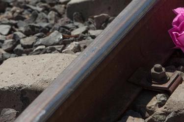 Agreden a militares tras evitar saqueo a tren en San Juan del Río