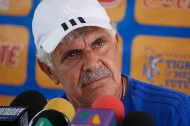 'Tuca' Ferretti decidió evitar una posible sanción para Tigres. Foto: Mexsport